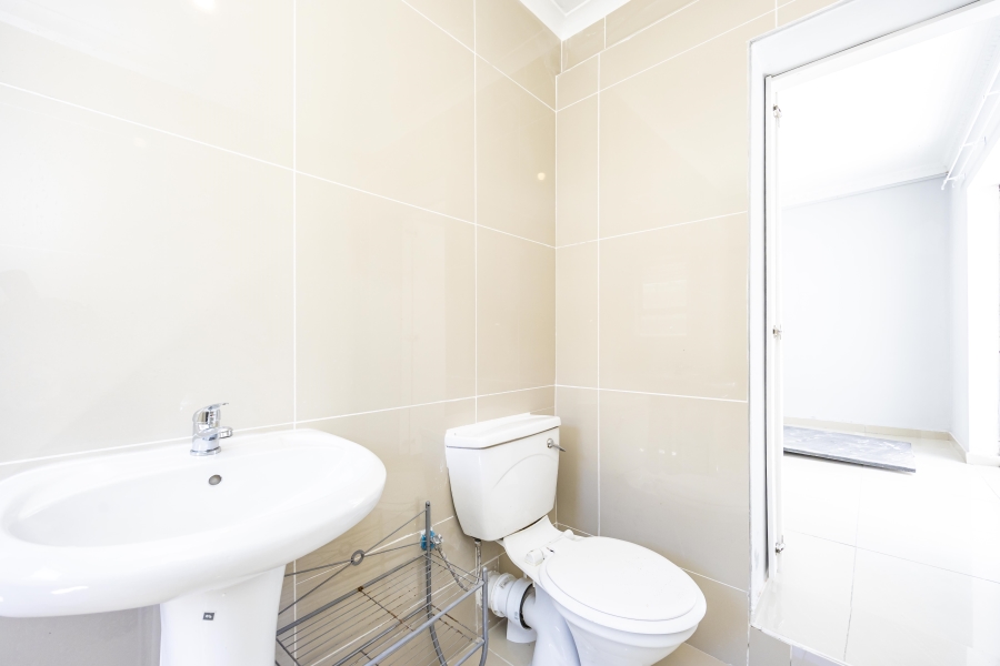 5 Bedroom Property for Sale in Sunnyridge Eastern Cape